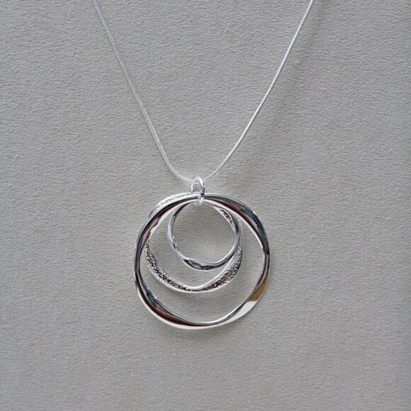 New Silver 925 Necklace with a Triple Circle Pendant N23 - Picture 3 of 4